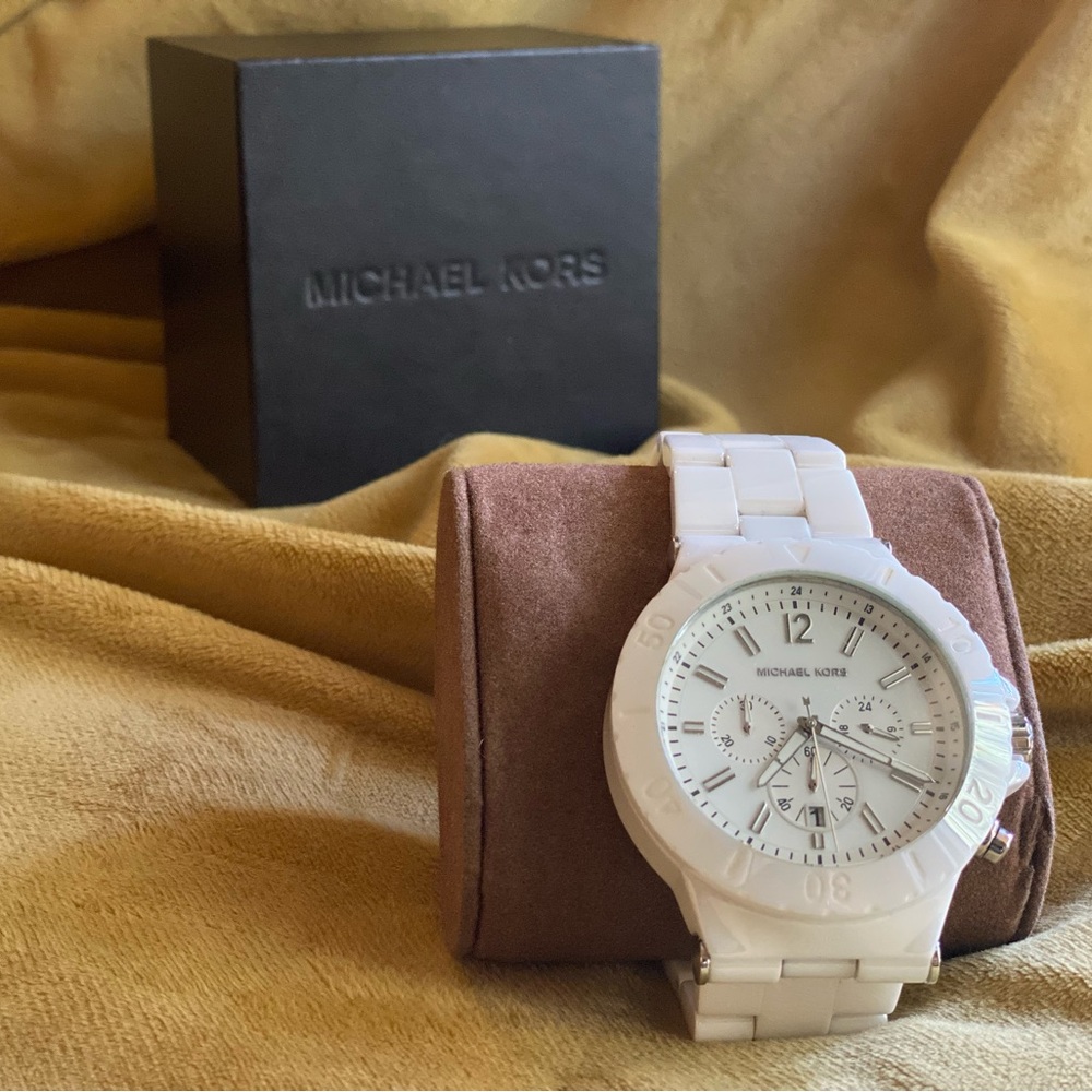 Michael Kors White Ceramic Watch - Picture 2 of 9